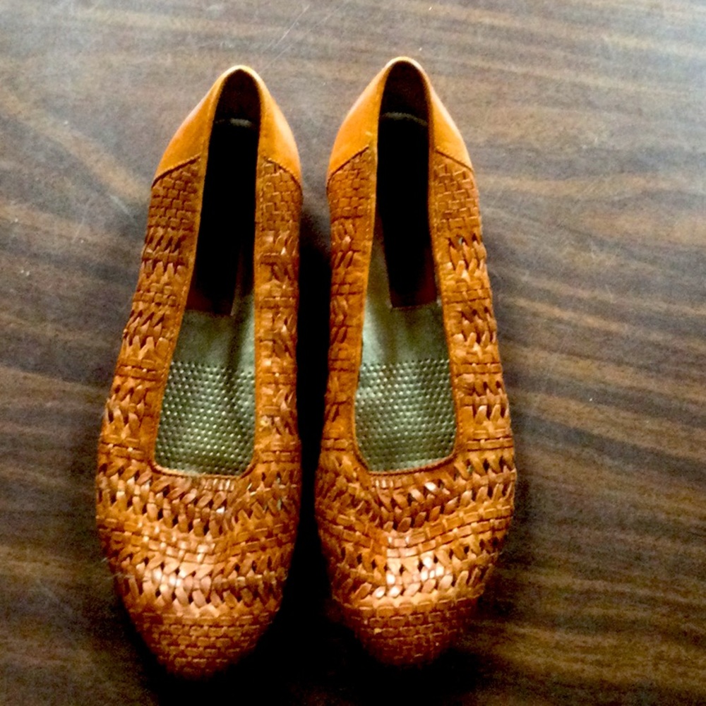 Belmondo Brown Woven Leather Moccasin, Size 7.  Extremely comfortable.